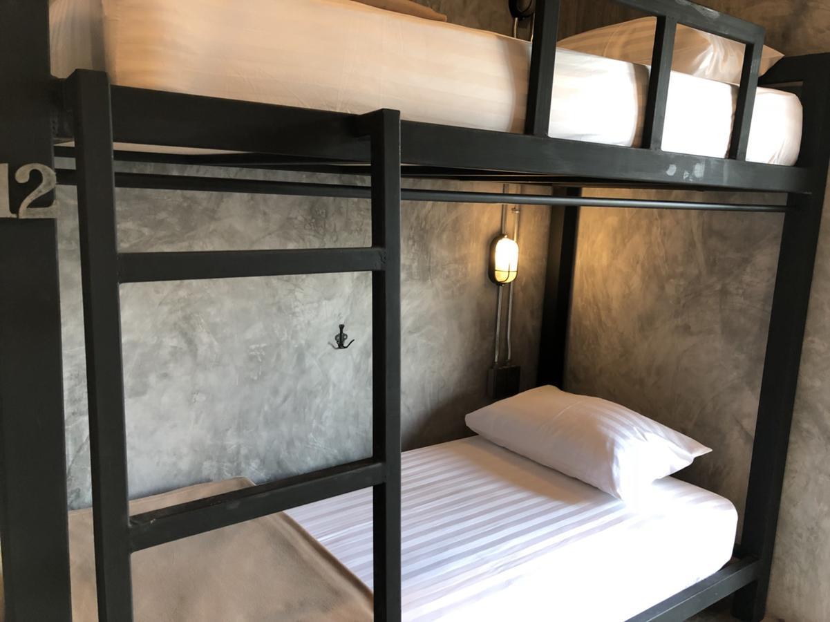 Blackjack Bar And Hostel Bãi biển Chaweng Ngoại thất bức ảnh