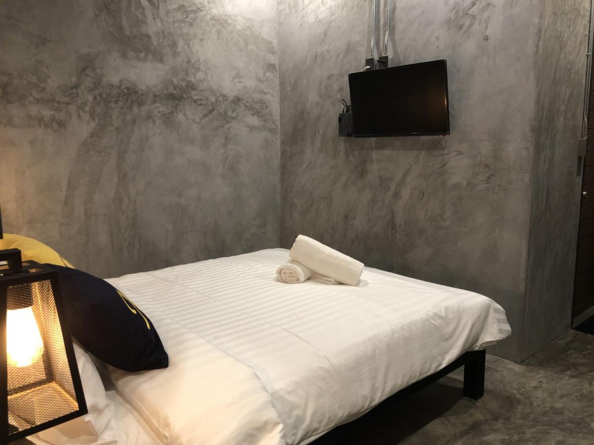 Blackjack Bar And Hostel Bãi biển Chaweng Ngoại thất bức ảnh