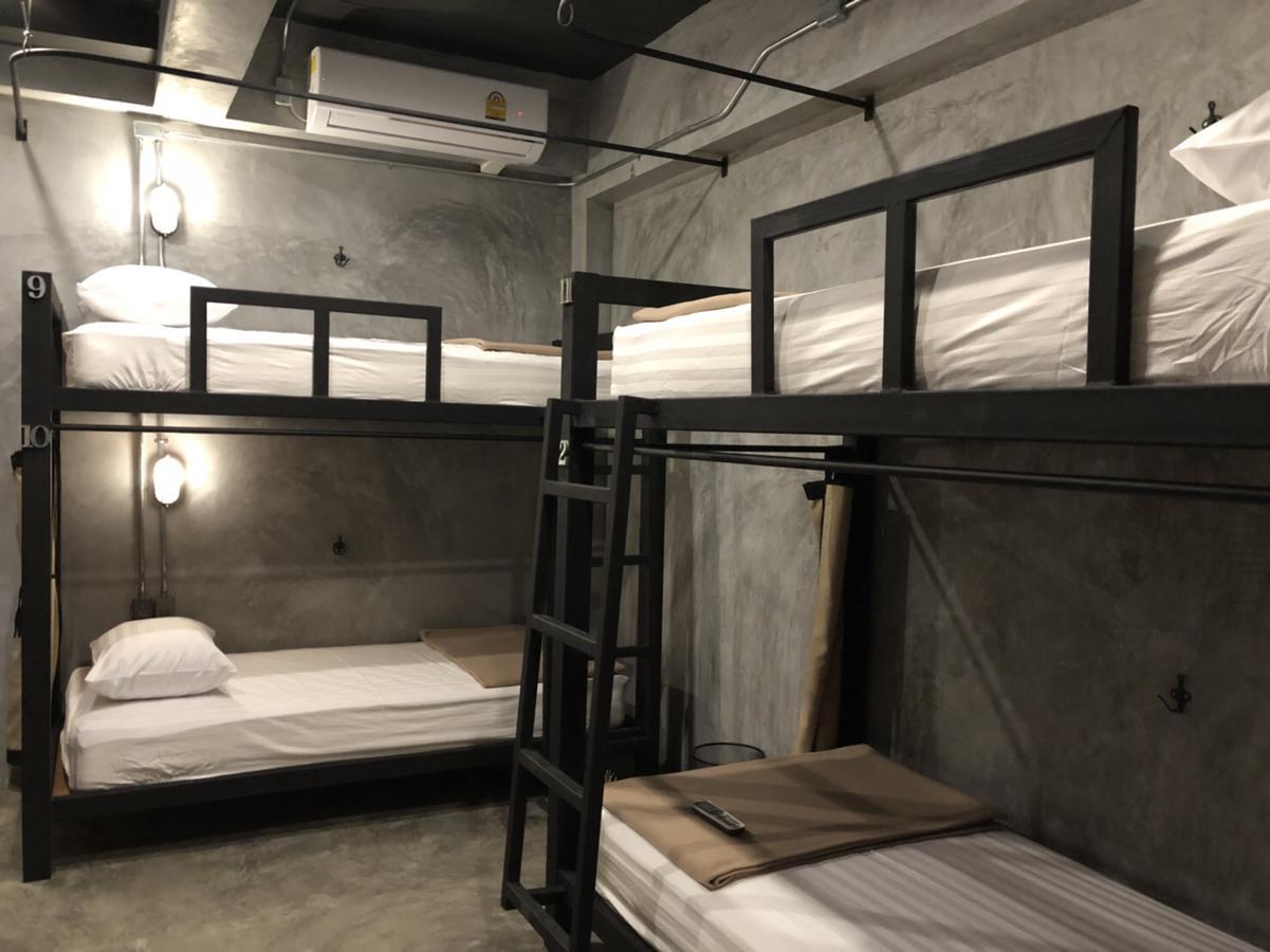Blackjack Bar And Hostel Bãi biển Chaweng Ngoại thất bức ảnh