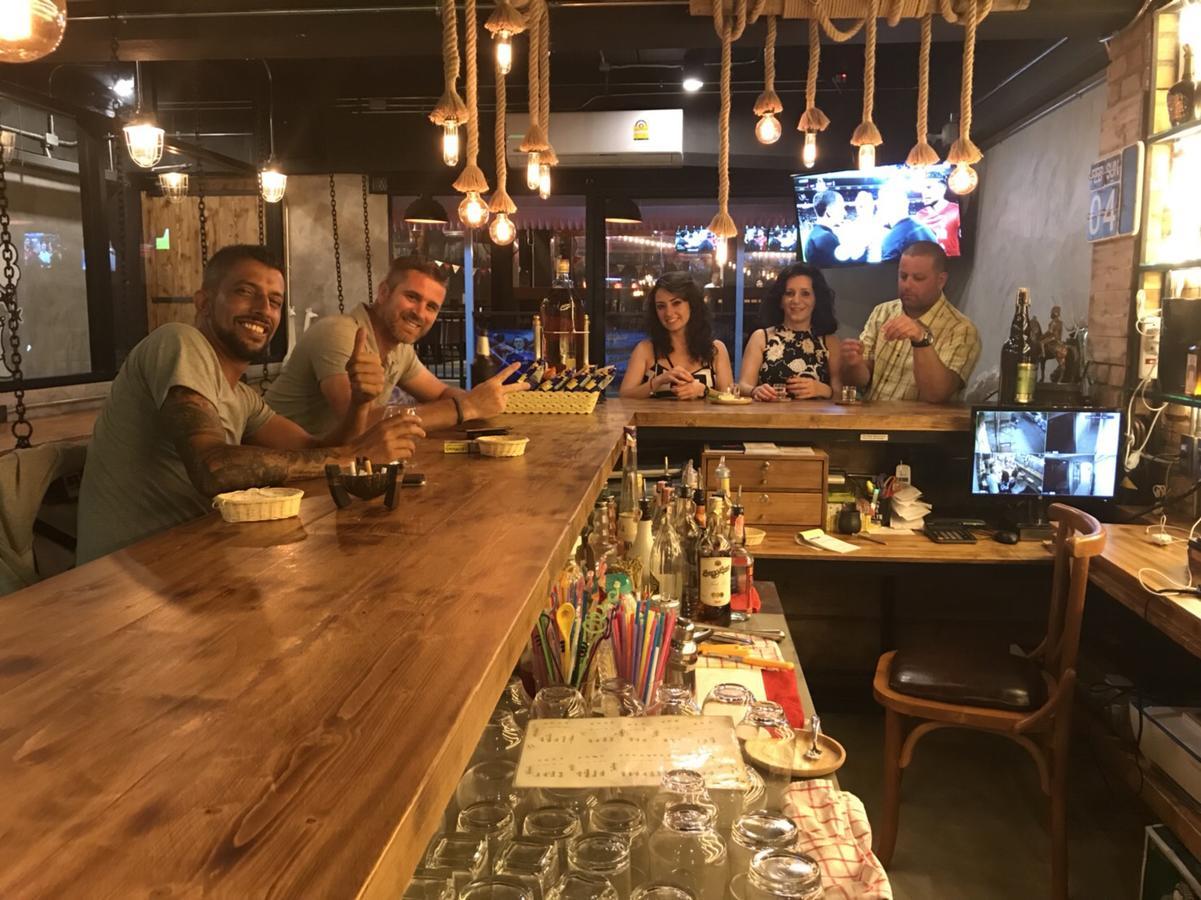 Blackjack Bar And Hostel Bãi biển Chaweng Ngoại thất bức ảnh
