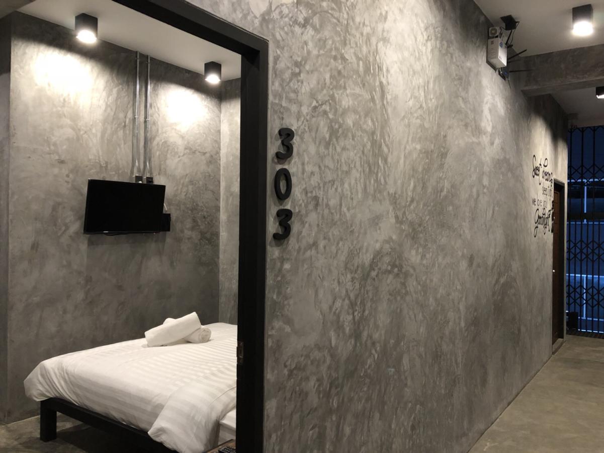 Blackjack Bar And Hostel Bãi biển Chaweng Ngoại thất bức ảnh